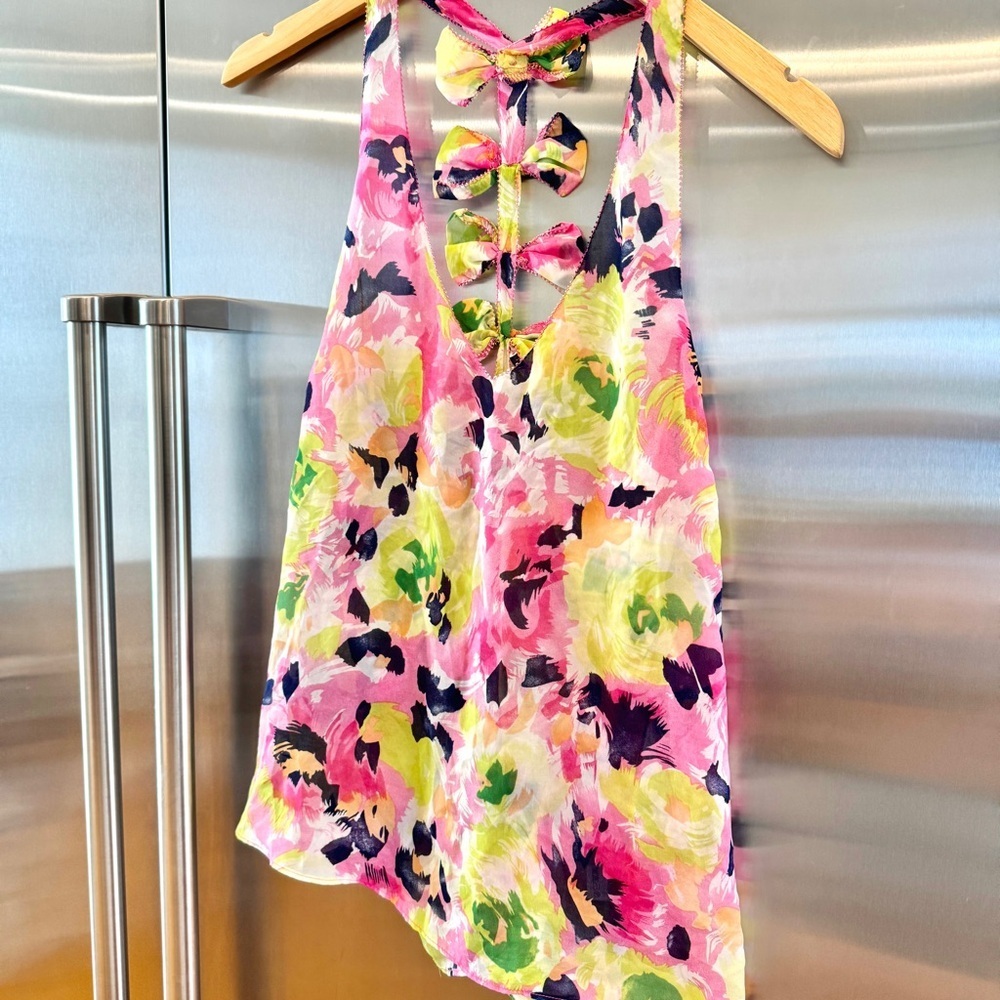 LF Like New Floral Tank Top with Bows down back detail flowers chiffon Millau